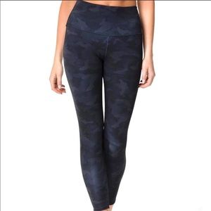 ONZIE HIGH RISE MIDI LEGGING - BLACK/GRAY CAMO